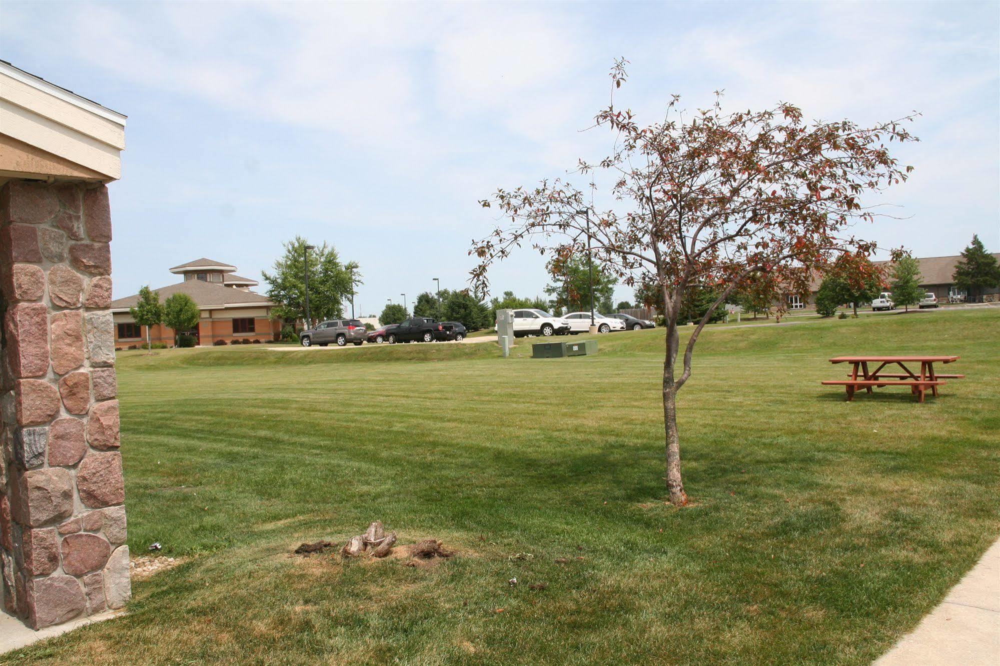 Americinn By Wyndham Elkhorn Near Lake Geneva Exterior foto